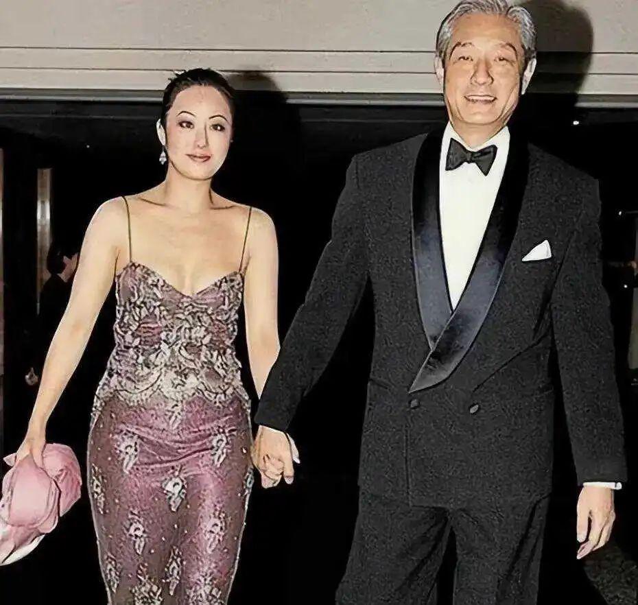 玫瑰原型比刘亦菲更美，被算命大师当众羞辱，60岁凭直播口碑逆袭-玫瑰真实的样子图片