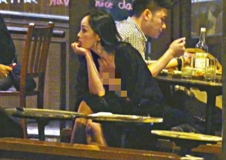 玫瑰原型比刘亦菲更美，被算命大师当众羞辱，60岁凭直播口碑逆袭-玫瑰真实的样子图片