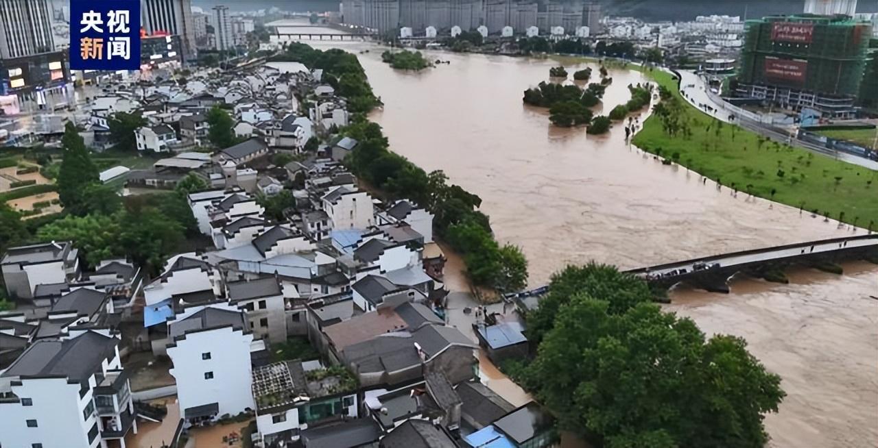 受强降雨影响，安徽歙县2.7万余人受灾，紧急转移安置人口3937人-歙县多少人