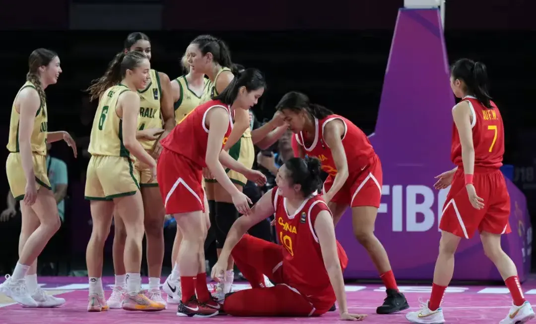 有喜有忧！U18中国女篮79-96澳大利亚获亚军 赛后1个好消息2坏消息-中国澳大利亚女篮