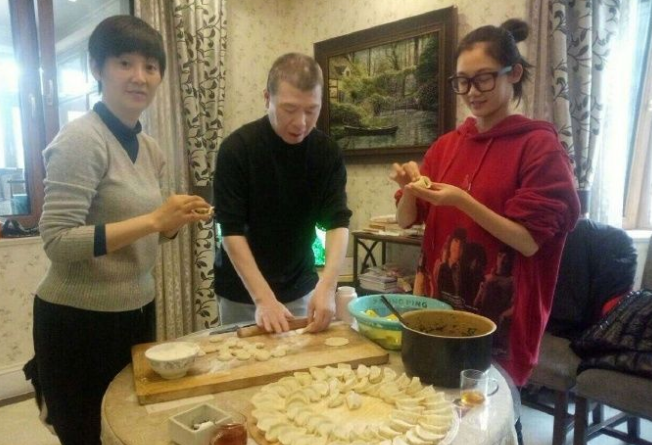 苗苗独自驾车产检，不见老公郑恺的身影，一句话撇清所有责任-苗苗和郑恺真的在一起了吗