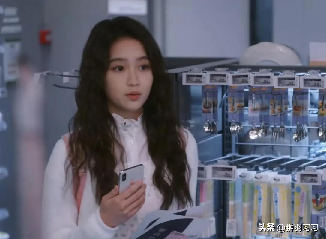 令人窒息！大二女生卧室被父母装监控，离家出走前报警寻求帮助-爸妈在家里装监控犯法吗