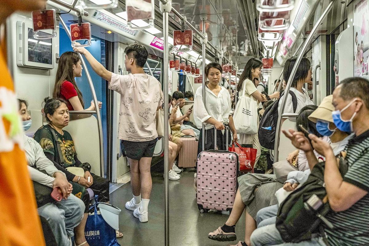 图说｜“热浪”来袭！今年暑期旅游或为史上最火-热浪啥意思