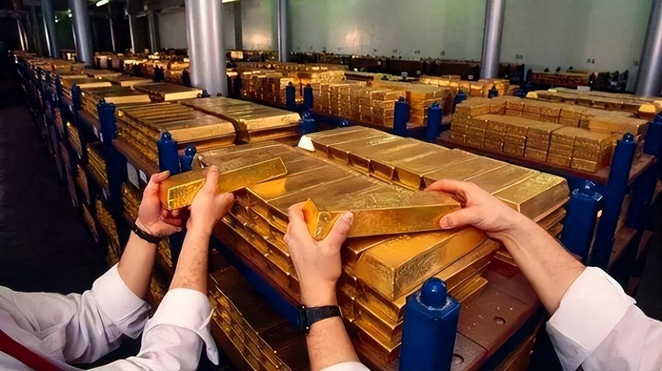 美联储降息势在必行，中方抓紧增持黄金，不买美债继续和白宫对耗-美联储降息黄金会涨吗