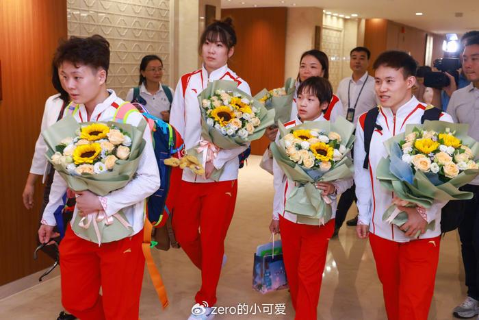 全红婵回应跟马龙上演最萌身高差：我这么矮啊  网友热议误入巨人国-全红婵个人多高