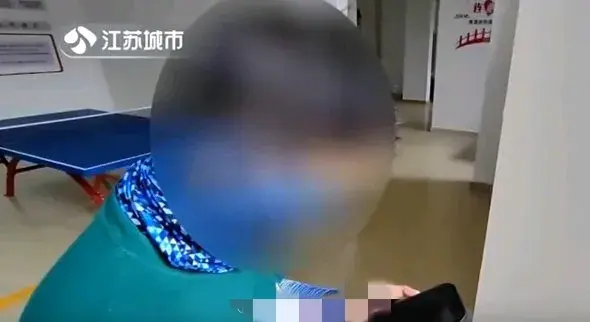 糊涂！南京一男子网贷60万做榜一大哥后送外卖还债！网友评论亮了-江苏南京哪个平台的催收