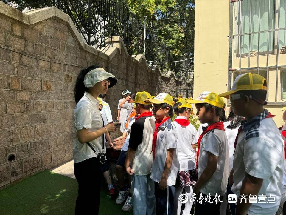 青岛“00后”小学老师与学生建立“暗号”，对“小调皮”有招儿-山东老师和学生谈恋爱事件