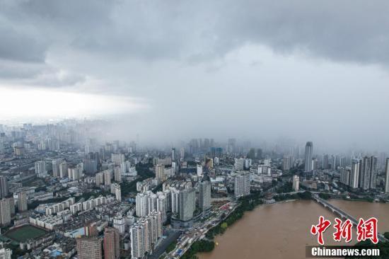 广西南宁遇超警洪水 邕江沿岸低洼处被淹-广西南宁洪水最新消息新闻