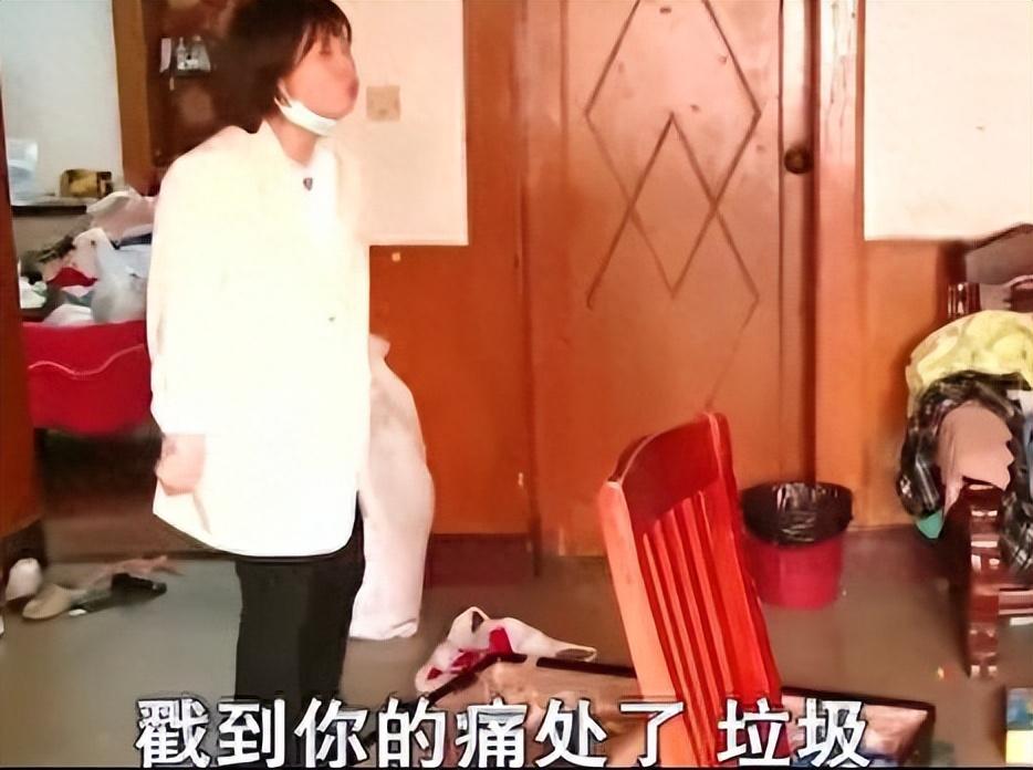 妻子痴迷网络鸡汤，嫌弃快递员丈夫没本事，抛夫弃子与男网友私奔-妻子抛弃穷丈夫,后来回来借钱电视剧