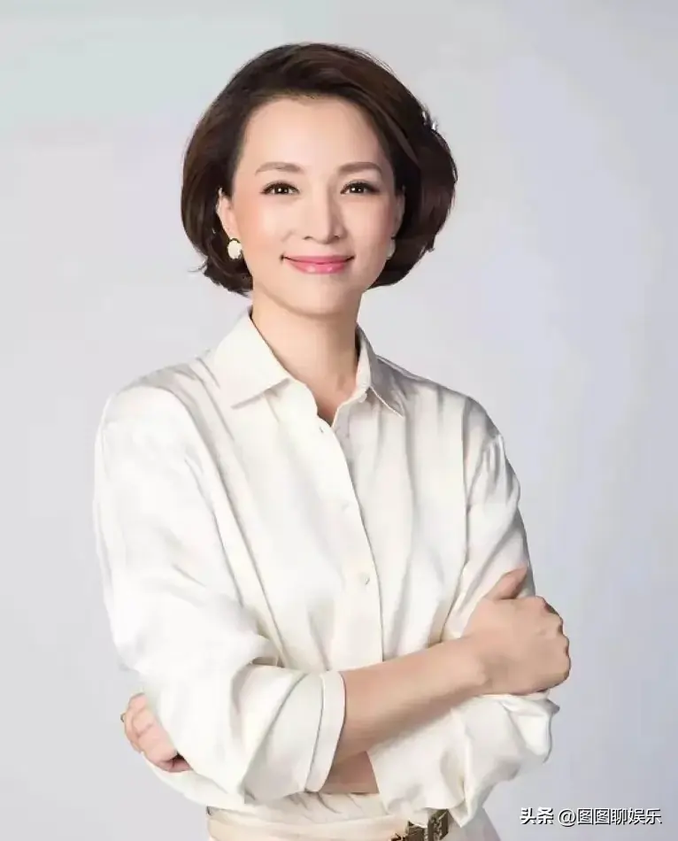 董卿再上热搜！但已不是主持人！-董卿怎么不主持了2020
