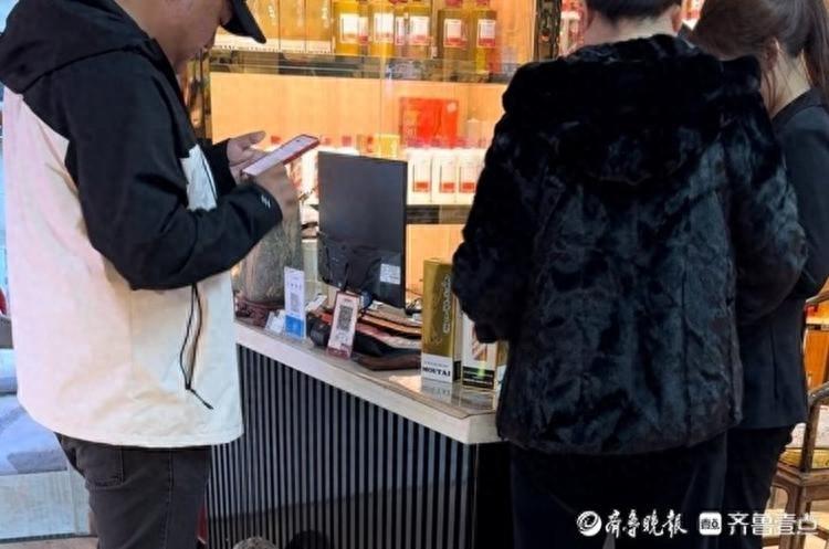 十月以来飞天茅台“跌多涨少”，济南不少酒商“只看不动”-茅台价格跌了10月底还会涨吗