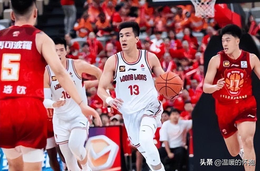 球迷热议郭艾伦25+7渐入佳境：熟悉的13号又回来了-郭艾伦13号球衣的来历介绍图片