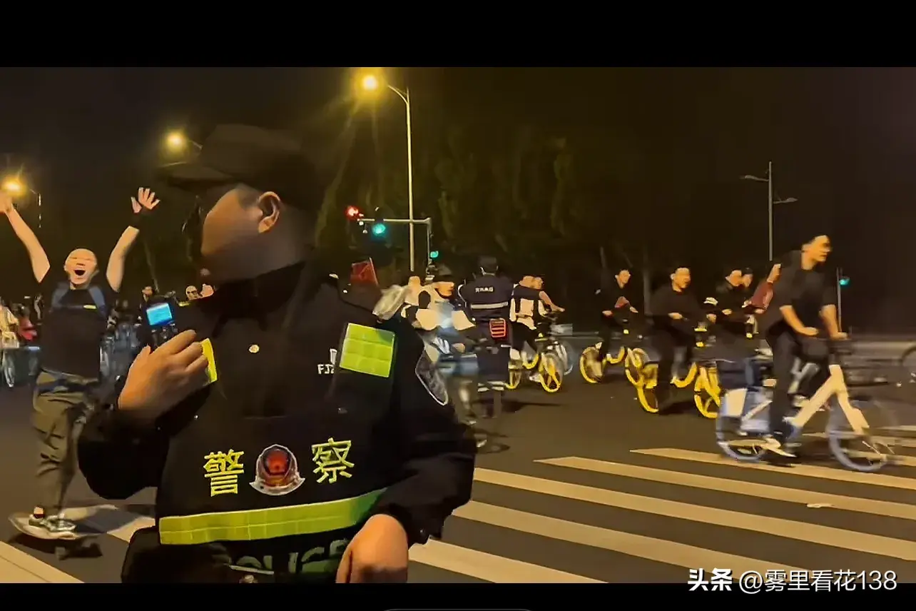 郑州十万大学生夜骑开封轰动全网引热议，家长：完全就是吃饱撑的-郑州十大大学